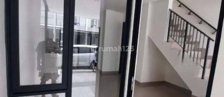 Rumah dijual 2 lantai siap huni Cluster Califonia (Rumah milenial pik 2) 1