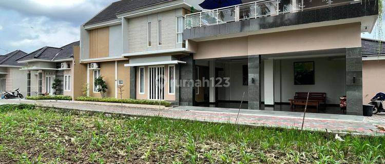 Rumah Kolam Renang Dijual Godean jln Kabupaten 1