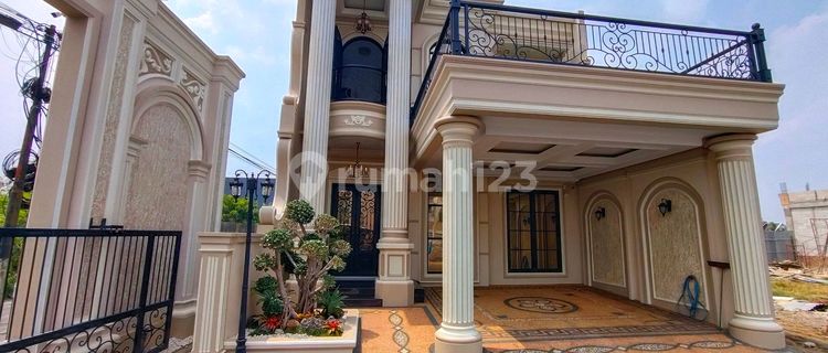 Rumah American Klasik Dalam Perumahan Jogja 1