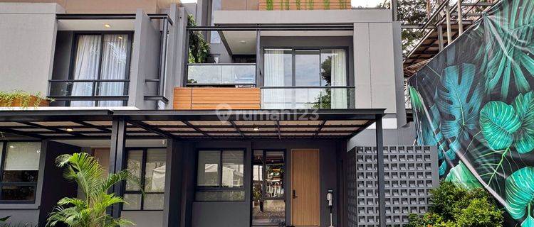 RUMAH MEWAH ADA ATTIC ROOM TERRAVIA ADORA PRIMES 7 X 12 BSD CITY 1