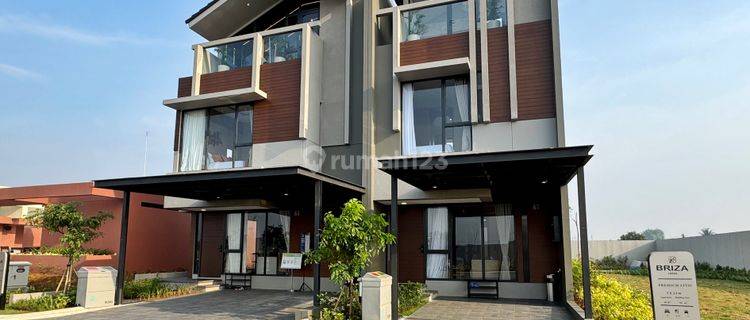 Rumah Cantik 3 Lantai Briza Summarecon 5X12 Tangerang Dekat Tol 1