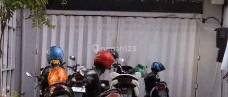 Disewakan Ruko 2 Lantai Siap Huni Di Jl Embong Malang Sp 1