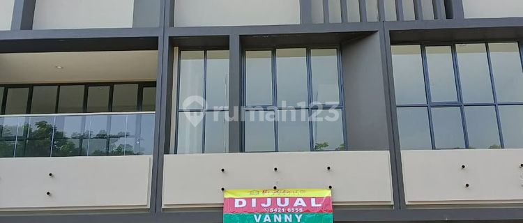 Cheap 3-Storey Encante Shophouse by the Roadside in BSD 1