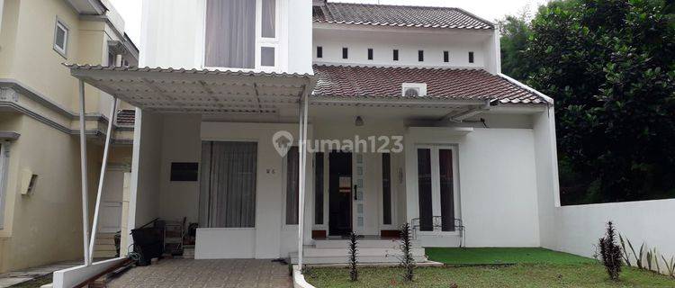 Disewakan Rumah Cantik Di Taman Giriloka Bsd 1