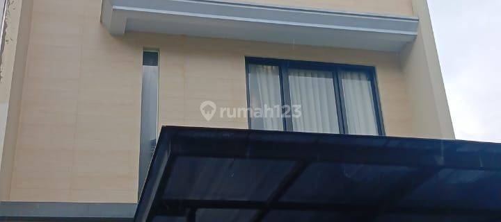 Dijual rumah  siap huni Alder Signature di modernland  1