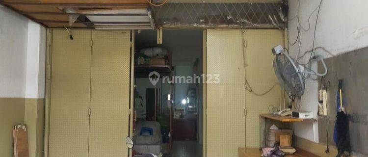 *DiSewakan Rumah Semi Ruko Semi Furnished Di Jelambar, Jakarta Barat..*
(Kode Rmrg 2456) 1