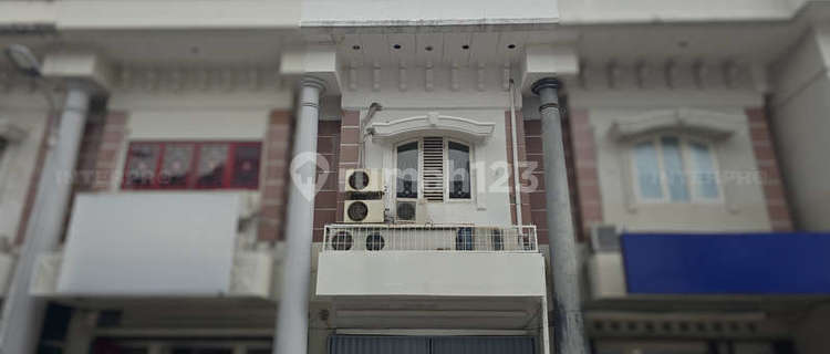 3-Storey Shop House for Rent Taman Permata Buana Kembangan - Area 70M2 1