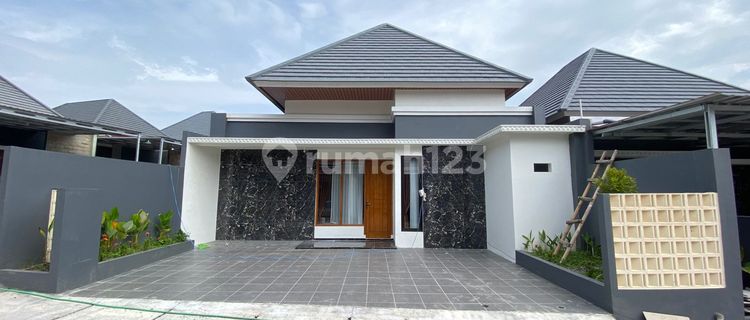 Ready-to-Occupy 3-Bedroom Residence East of UII Campus Yogyakarta - Price 775 Million Negotiable! 1