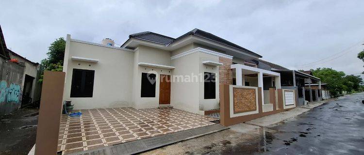 Rumah Mewah Siap Huni Lokasi Strategis di Purwomartani Sleman 1