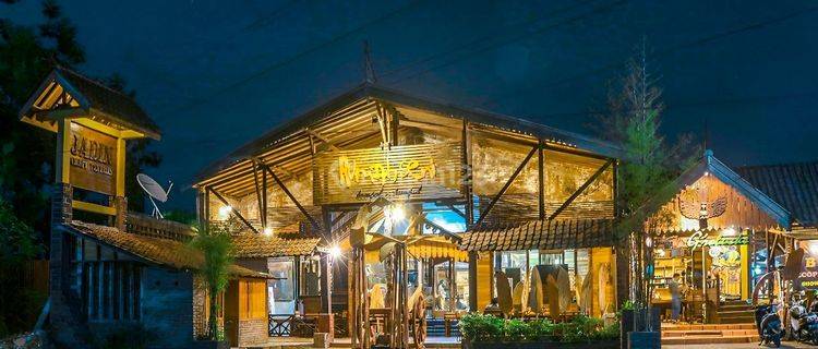 Gallery Seni Klasik Antik & Cafe Dijual Pinggir Ringroud Jogja.  1