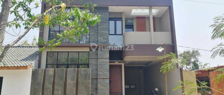 Rumah Mewah 2lantai Dijual Jogja Deket Kampus Ugm Mlati Sleman. 1