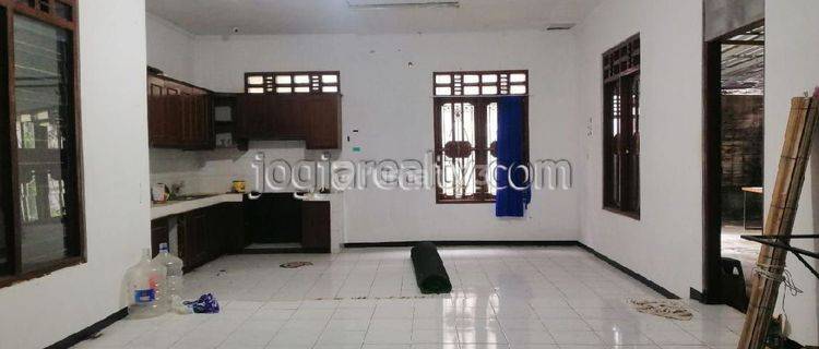 Rumah Kantor Luas bagus Jongke Mlati Sleman Jogja. STRATEGIS MURAH  1