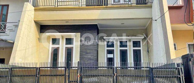 Rumah Hibrida Kelapa Gading, Jakarta Utara 1