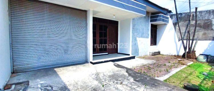 RUMAH BAGUS SIAP HUNI DEKAT THE PARK SOLO BARU 1