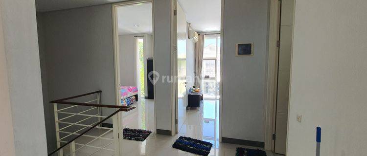 Rumah 2 Lantai Furnished di The Greenlake, Surabaya 1