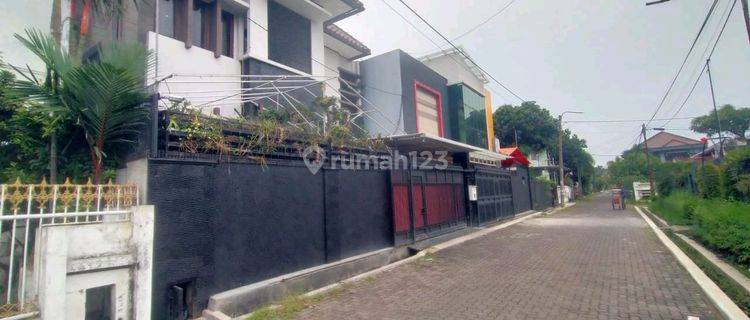 Dijual 2 Unit Rumah Ada Kolam Renang Di Venus Timur, Metro Bandung 1