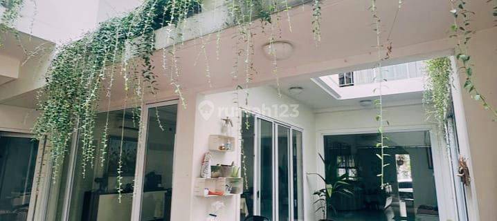 RUMAH 2 LANTAI BSD RAPIH DAN BAGUS FULL FURNISHED 1