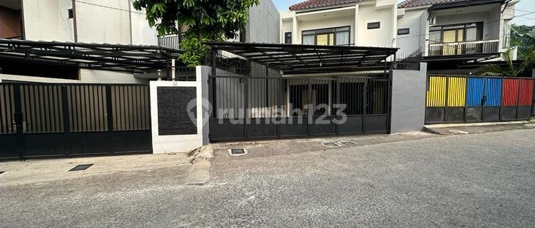 Selling a Beautiful House near LRT Cibubur. 1