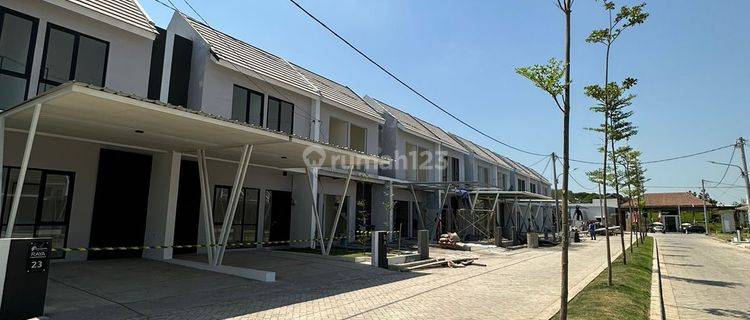 Dijual Rumah Dengan Fasilitas Central Park Di Sidoarjo 1