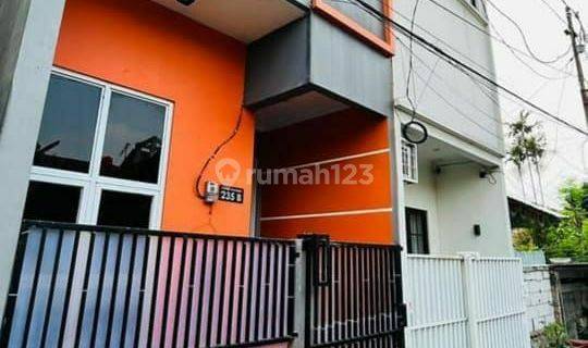 Rumah 2 Lantai Model Suka2 Di Kayu Manis Matraman Jakarta Timur  1