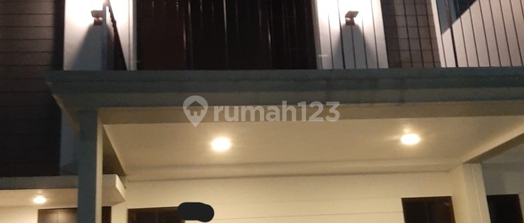 For Sale Luxury House 7x10 with Attic Room Maison Wisteria, Cakung, East Jakarta, 004 1