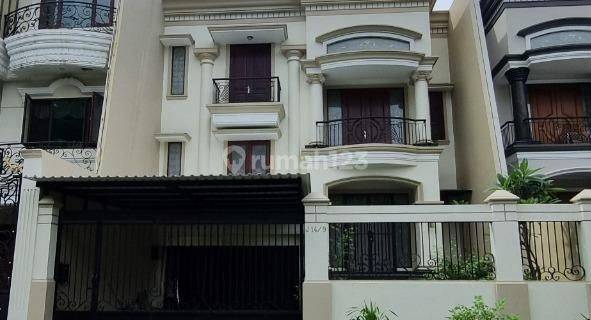 Rumah 3 Lantai Depan Taman Di Puri Indah Jakarta Barat 1