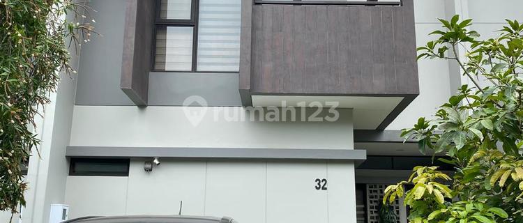 Spacious Ready-to-Occupy House at Flora Summarecon Bandung 1