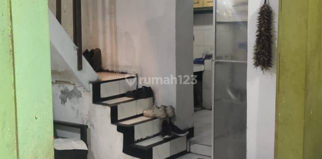 Rumah Dalam Gang di Sayap Jalan Rajawali, Sudirman 1