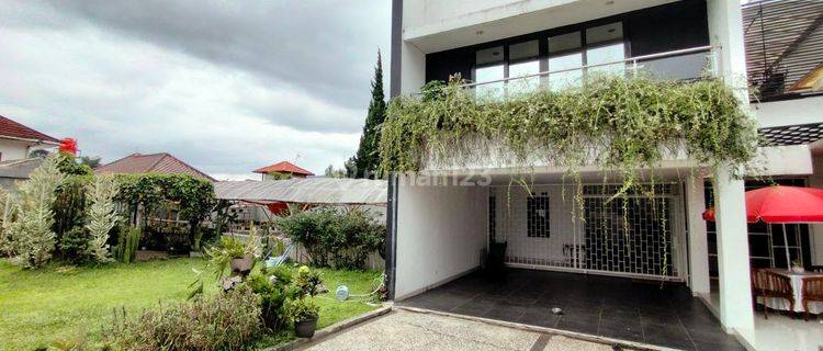 Rumah Villa Mewah Sersan Bajuri Setiabudi Bandung dkt Lembang Zoo 1