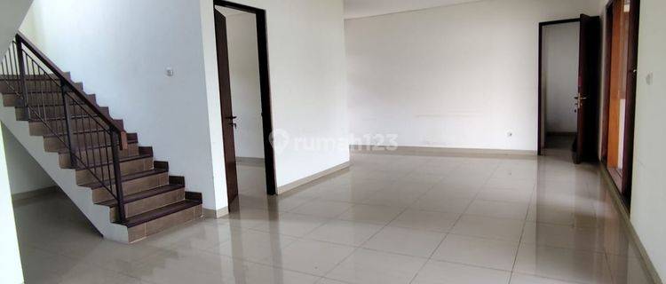 Rumah Budi Sari Disewa Bisa Untuk Kantor Setiabudi Bandung  1