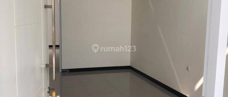 Disewakan Rumah Siap Huni di Sherwood Tki 5 1