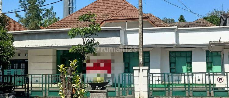 Disewakan Ruang Usaha Strategis, Lokasi Bagus di Jl Riau 1