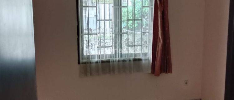 Dijual Rumah Siap Huni di Singgasana Pradana 1