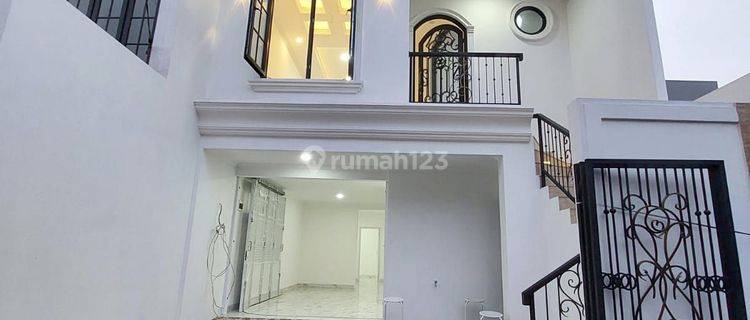 Rumah 3lantai plus Rooftop strategis best area Tebet 1