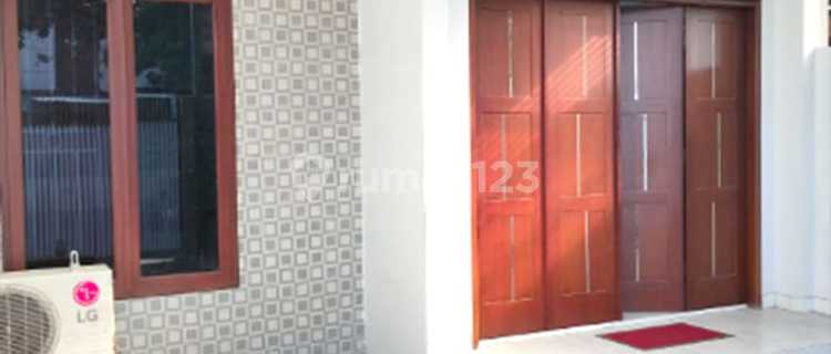 Strategic Ready-to-Occupy House Near BCA Sumbersari 1