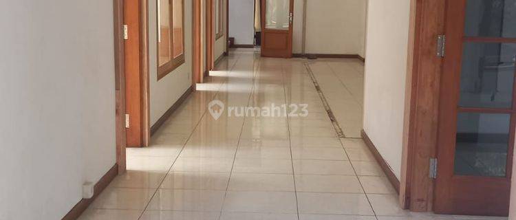 Office space for rent on Jalan Raya Renon 1