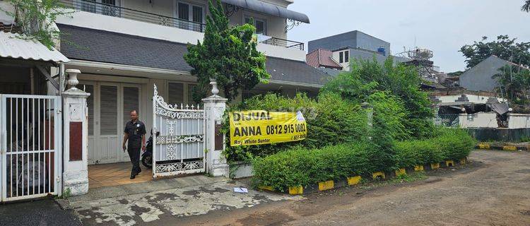 Rumah di Komplek Taman Kebon Jeruk Intercon, Jakarta Barat 1