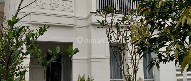 Rumah cantik elegan lingkungan asri hadap utara di Foresta  1