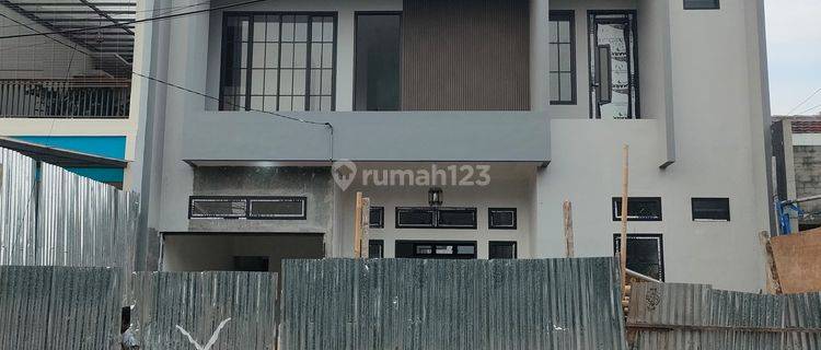 Rumah Baru Row Jalan Lebar Hadap Timur Di Griya Loka Bsd  1