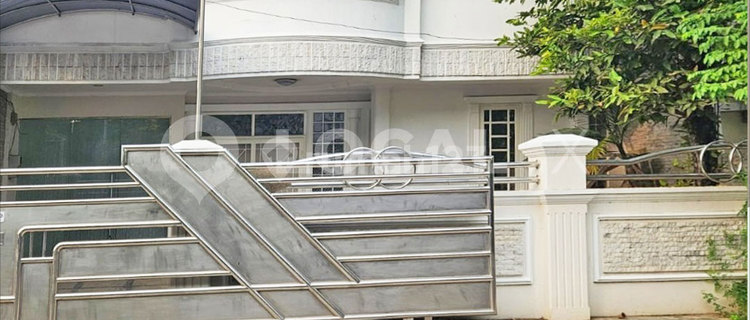 Janur Elok House, Kelapa Gading, North Jakarta 1