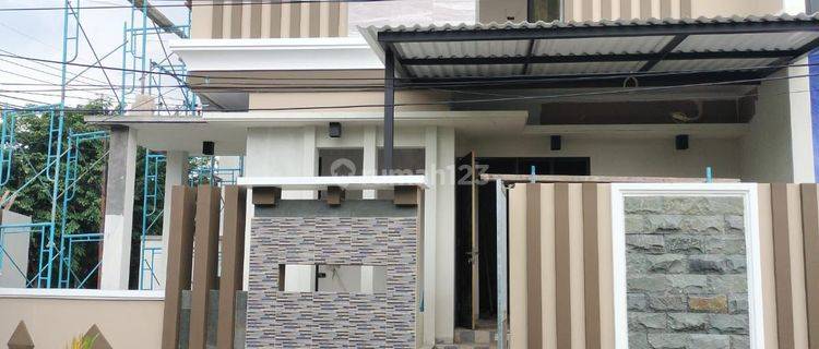 Rumah Gress 2 Lt Di Kawasan Elit Surabaya Timur 1
