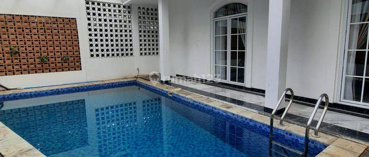 Rumah Ada Kolam Renang di Kebayoran Essence Bintaro 1