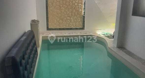 Vila 3 Lantai Ada Sauna di Kerobokan 1