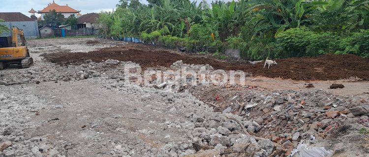 Plots of land on the side of the main road are torn apart 1