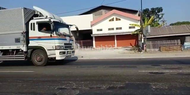 GUDANG SIAP PAKAI DI JLN. RAYA SRAGEN-SURABAYA 1