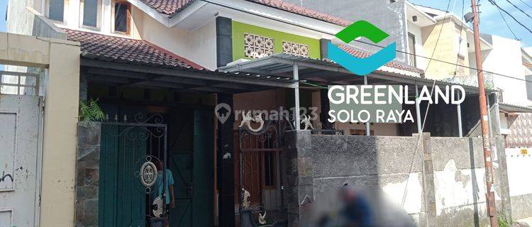 RUMAH SIAP PAKAI 1.5 LANTAI DEKAT MANAHAN SOLO 1