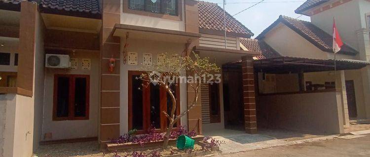 RUMAH BAGUS BERSIH FULL FURNISH DI PERUMAHAN GENTAN SOLO 1