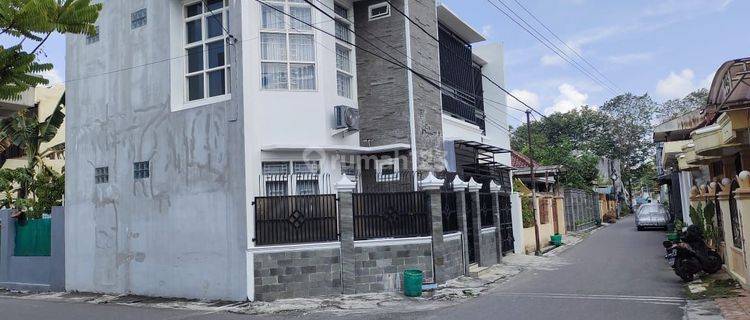 RUMAH BAGUS 2.5 LANTAI DEKAT MANAHAN SOLO 1