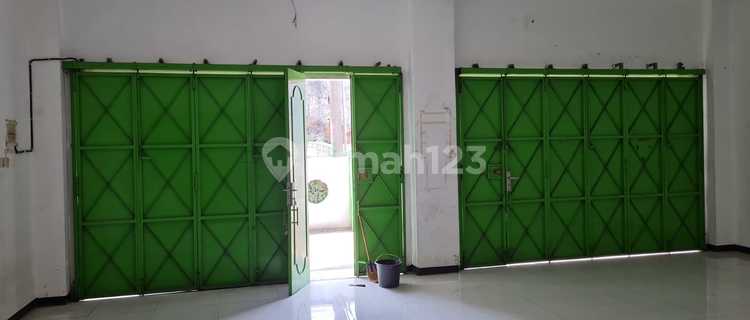 Good 2-Story Shop House Ready to Use Near Klewer Market Solo 1