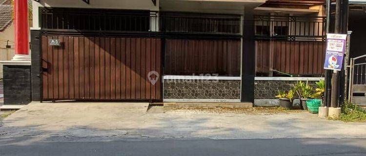 Rumah Bagus Ber Ac Di Perumahan Gentan Solo 1